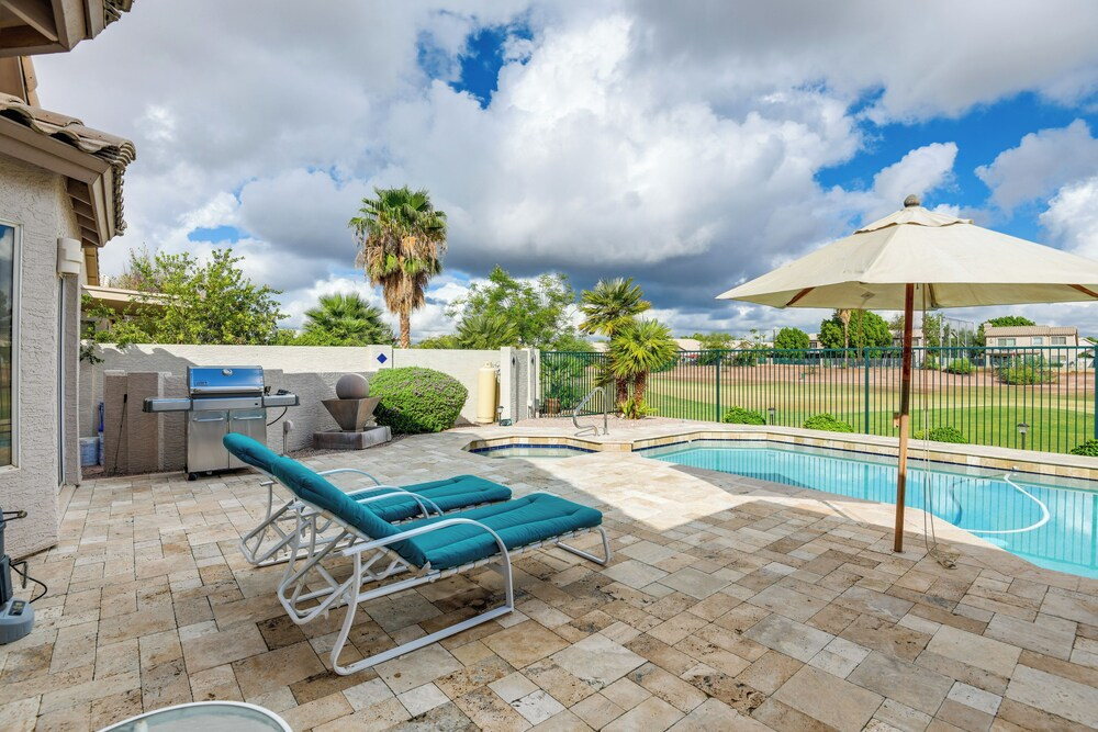 Pool & Golf Course Views: Family Home in Gilbert