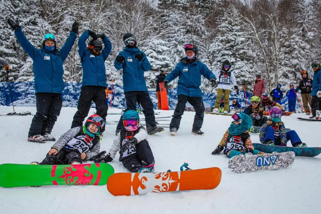 Stroll to Slopes, Village Area, Ski in-out MtLodge 151