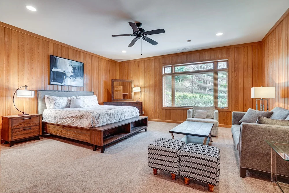 High-end Helen Home: Heated Pool, Fire Pit + Views