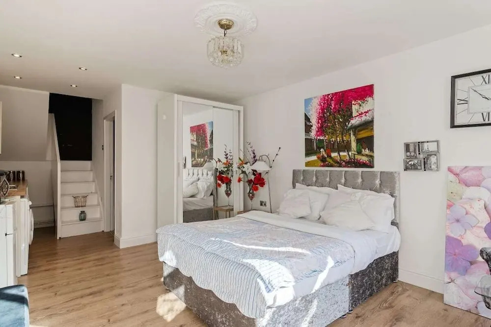 Beautiful Studio W/patio Near London Bridge