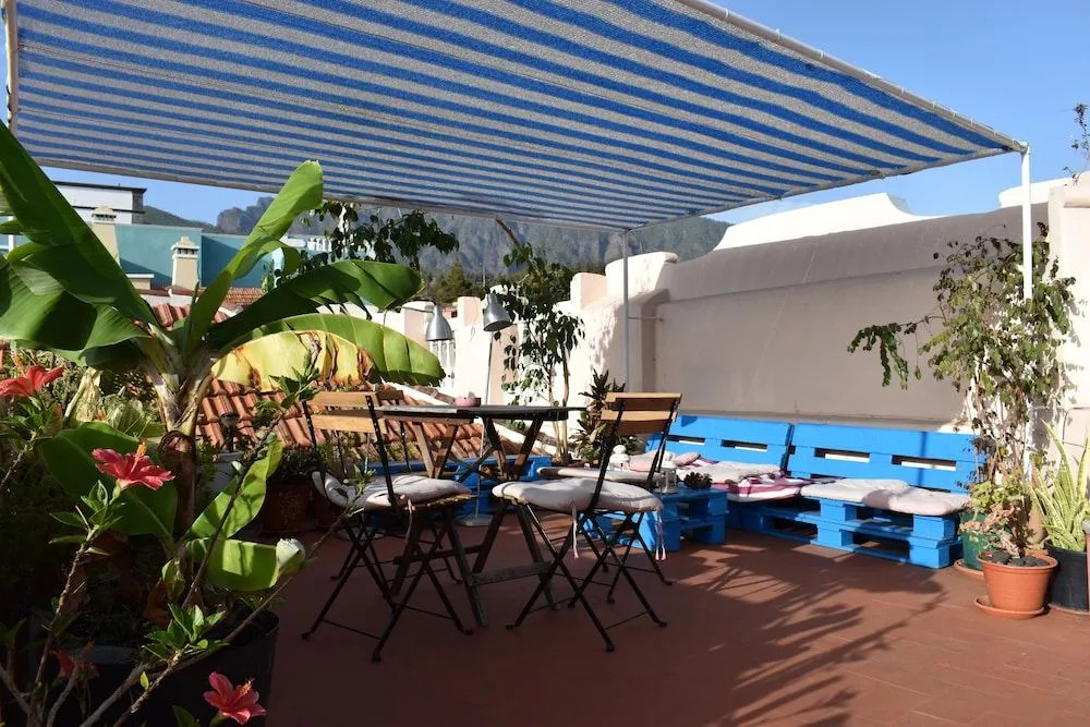 Hostel Albergue La Casa Encantada