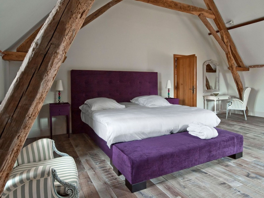 Grand Castle in Saint Caprais de Lerm with Sauna & Hot Tub