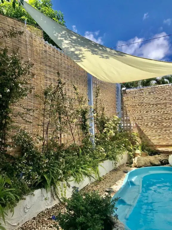 La Porte Bleue : Guest house Cosy & Jaccuzi