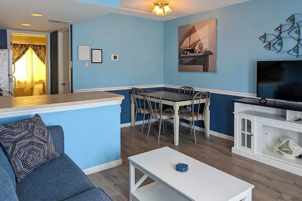 Coastal Condo w/ Pool, 1 Block to Wildwood Beach!