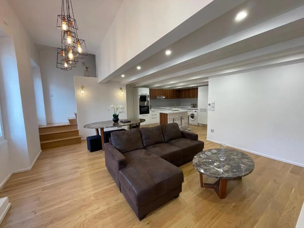 Sunlight Properties - Palme D Or - 2 Bedrooms, modern holiday rental apartment, hyper central