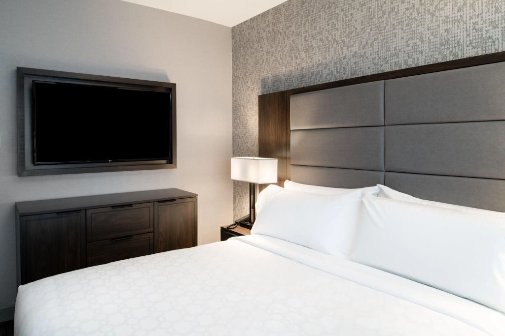 Staybridge Suites - Quincy by IHG