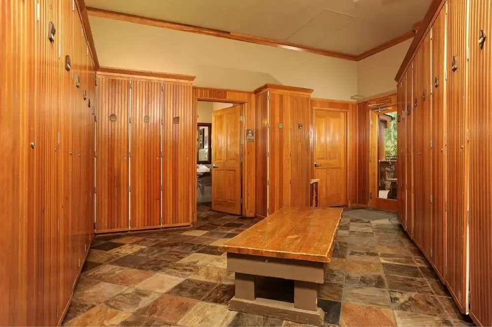 Premier 3br  - Walk Distance To Slopes. Kids Ski Free! 3 Bedroom Condo by RedAwning