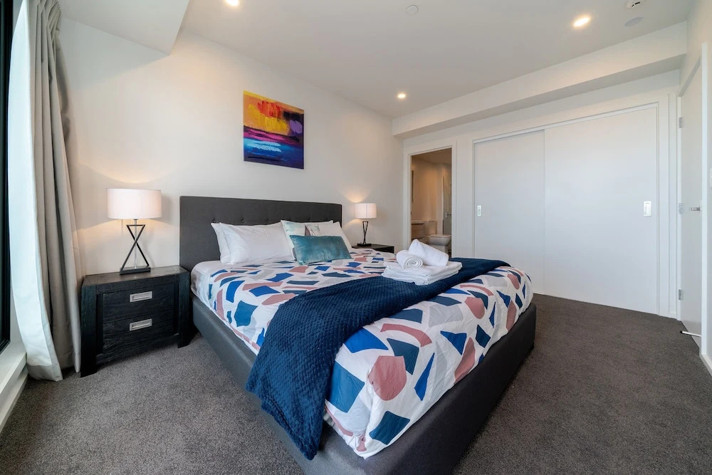 Cbd Brand New Modern Seaview Apt