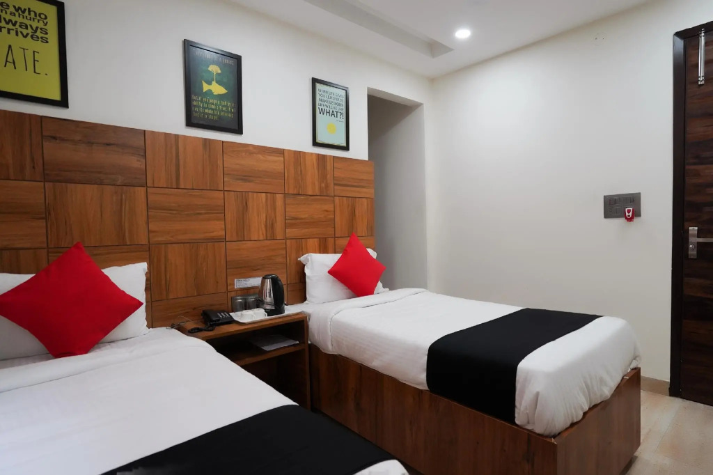 SPOT ON 72485 Hotel Ganpati Deluxe
