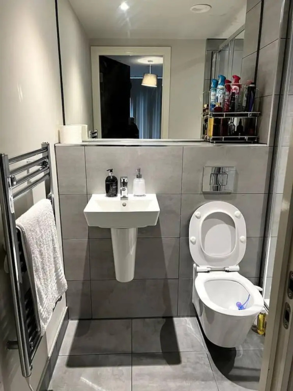 2-bed Luxury Apartment in Birmingham City Center