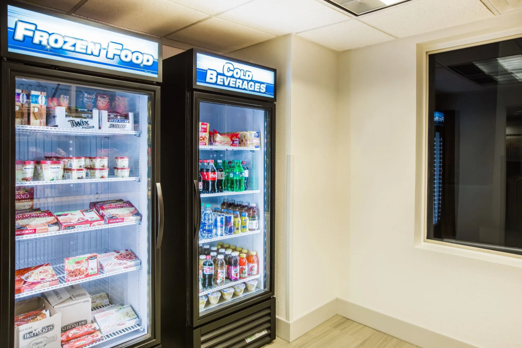 Holiday Inn Express & Suites Bellevue -Omaha Area- by IHG