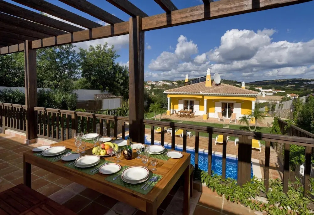 Villa Amarela