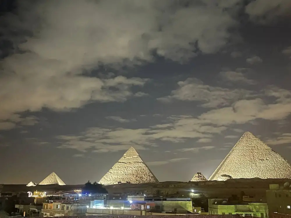 Laviana Pyramids Inn