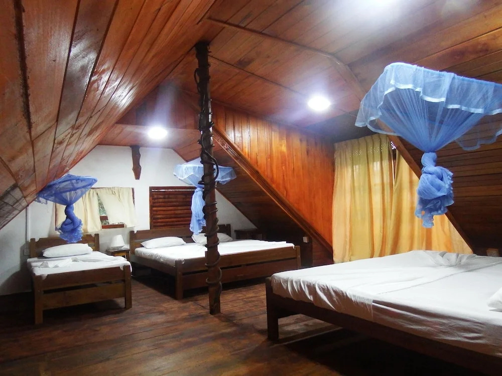 Welikande Hotel and Trekking Center