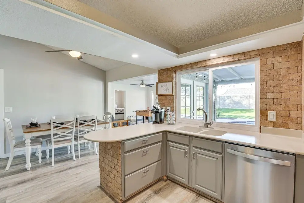 Peoria Home w/ Private Pool, Hot Tub, & Gas Grill!