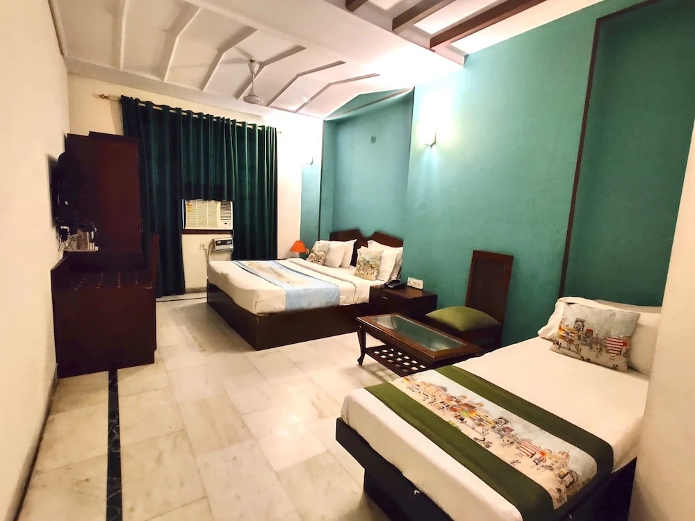 Unistar Rooms