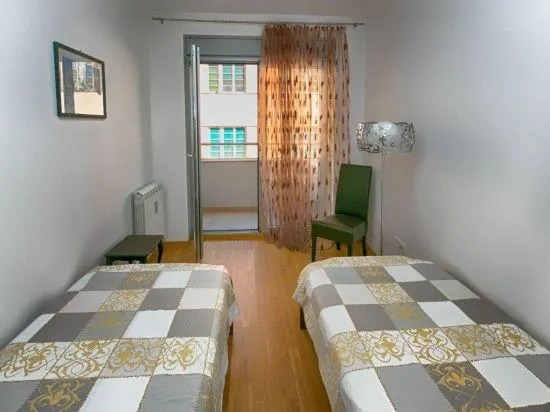 Apartment 32