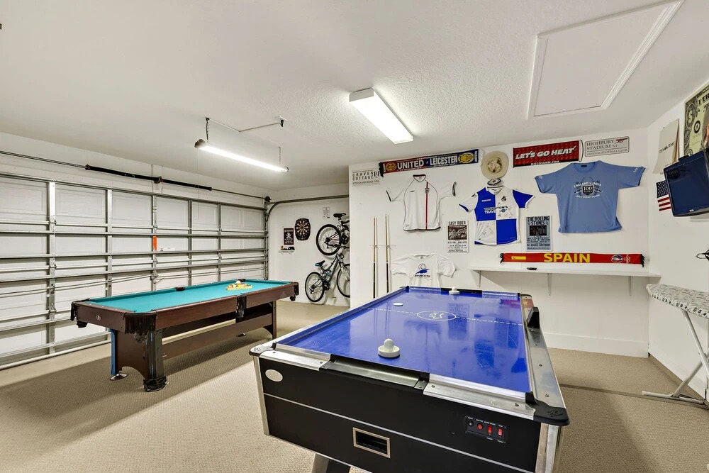 3 Bed Private Rear Games Room Gated Community