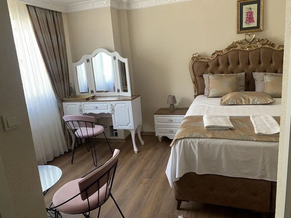 elisa hotel