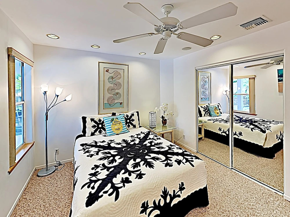 New Listing! Kona Sunset Hale W/ Ocean Views 3 Bedroom Home
