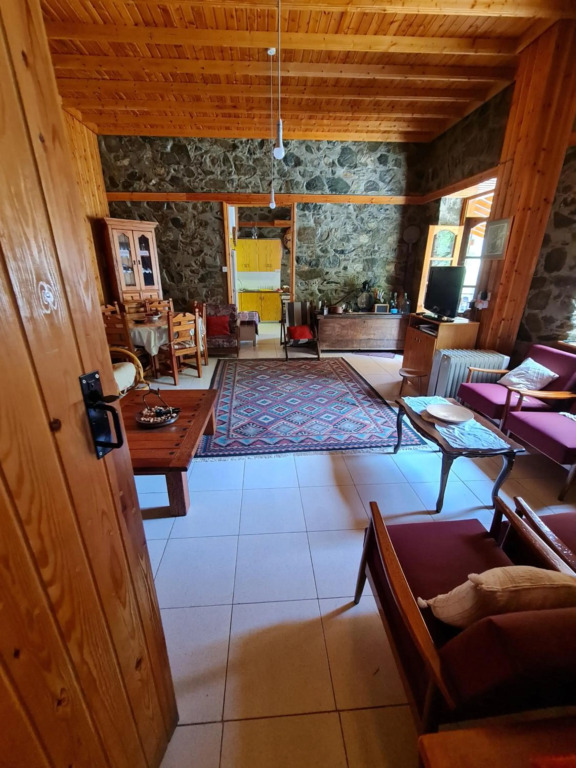 Elpinikis Old Three Bedroom House