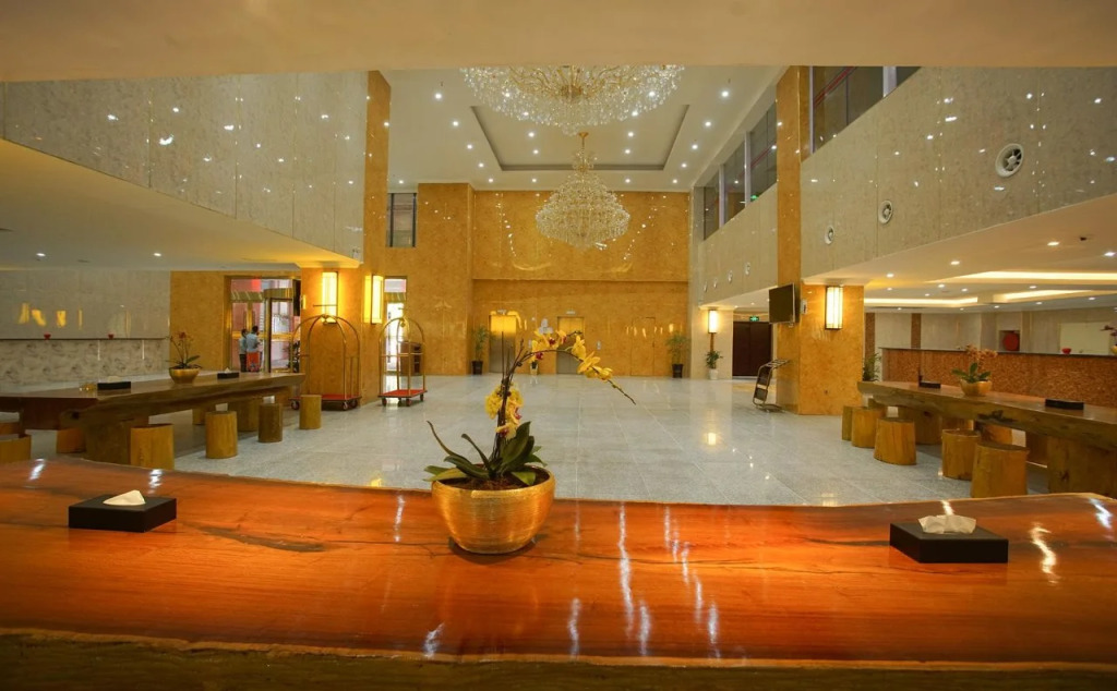Grand Park Hotel