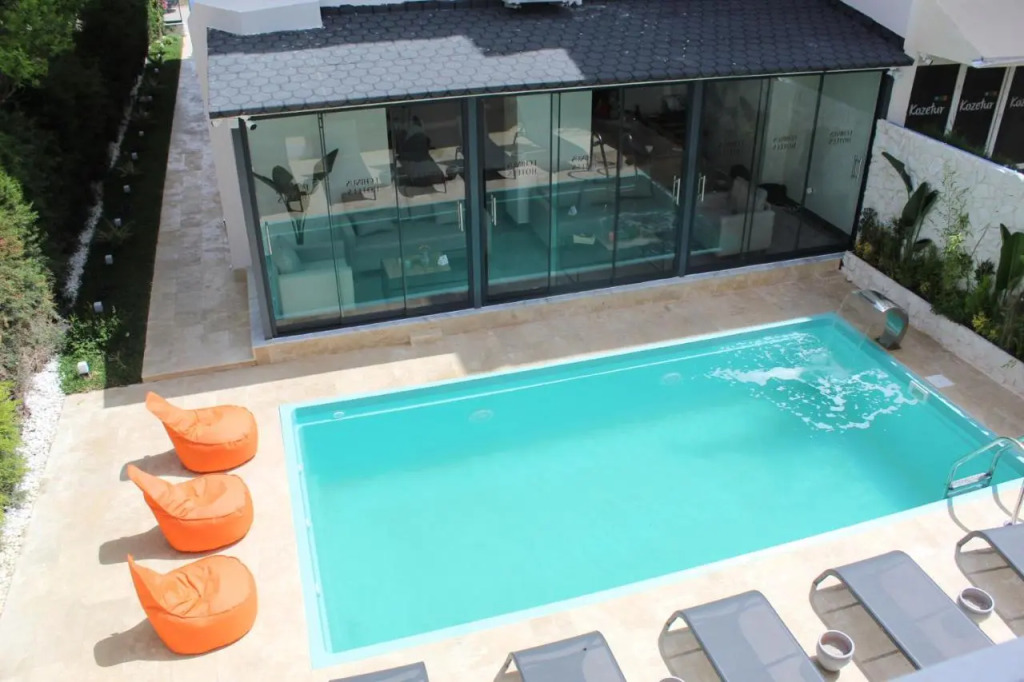 Echinus Lara Hotel