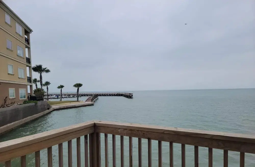 New Waterfront Bungalow Fishermans Paradise 2 Bedroom Home by RedAwning
