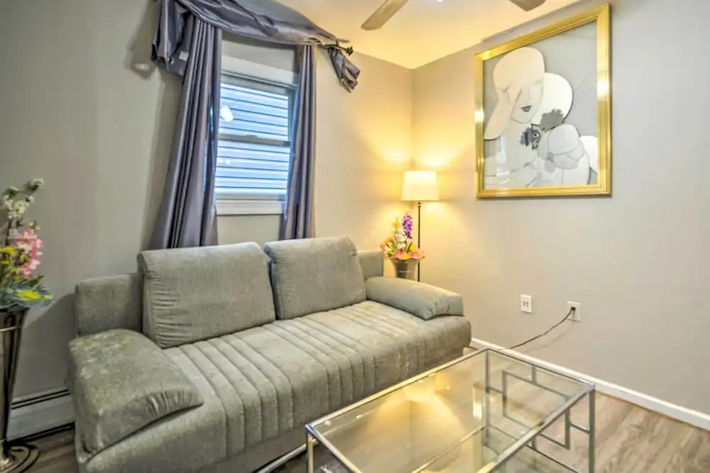 Family-friendly Keansburg Home: Walk to Beach!