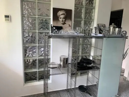 Hollywood Studio Apartments