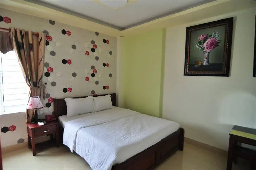 Red Rosemallow Hotel