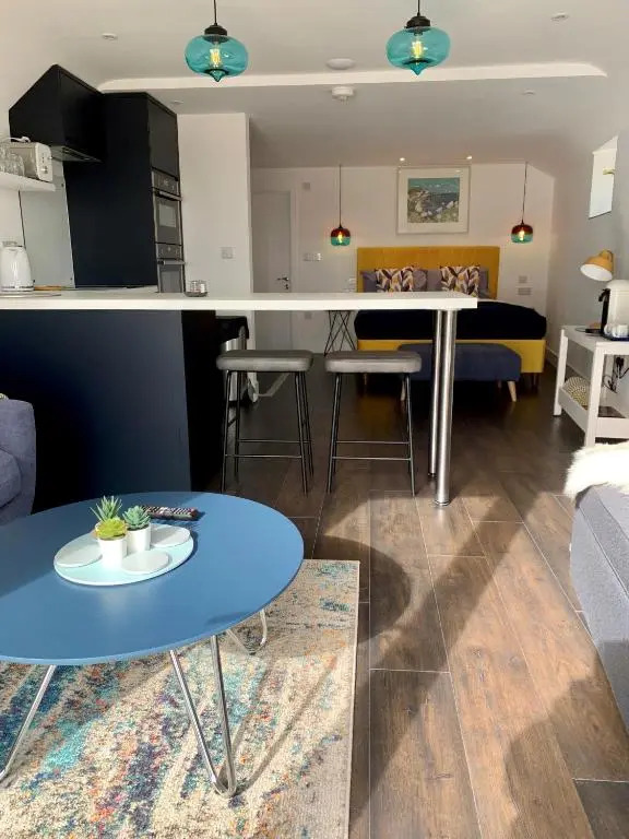 Modern studio apartment with stunning views!