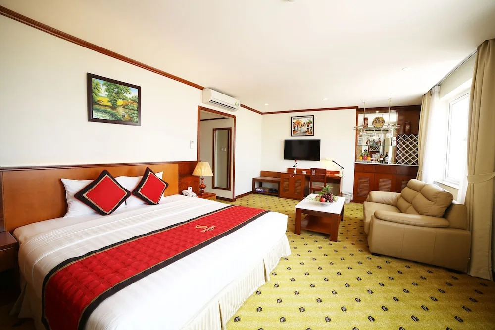 Sunny Hotel