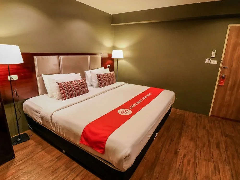 Ratchada Point Hotel