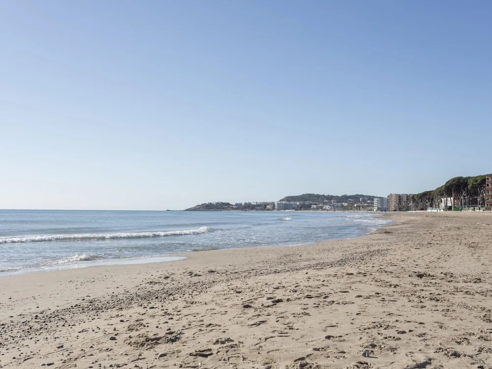 Simplistic Apartment in La Pineda near Sea