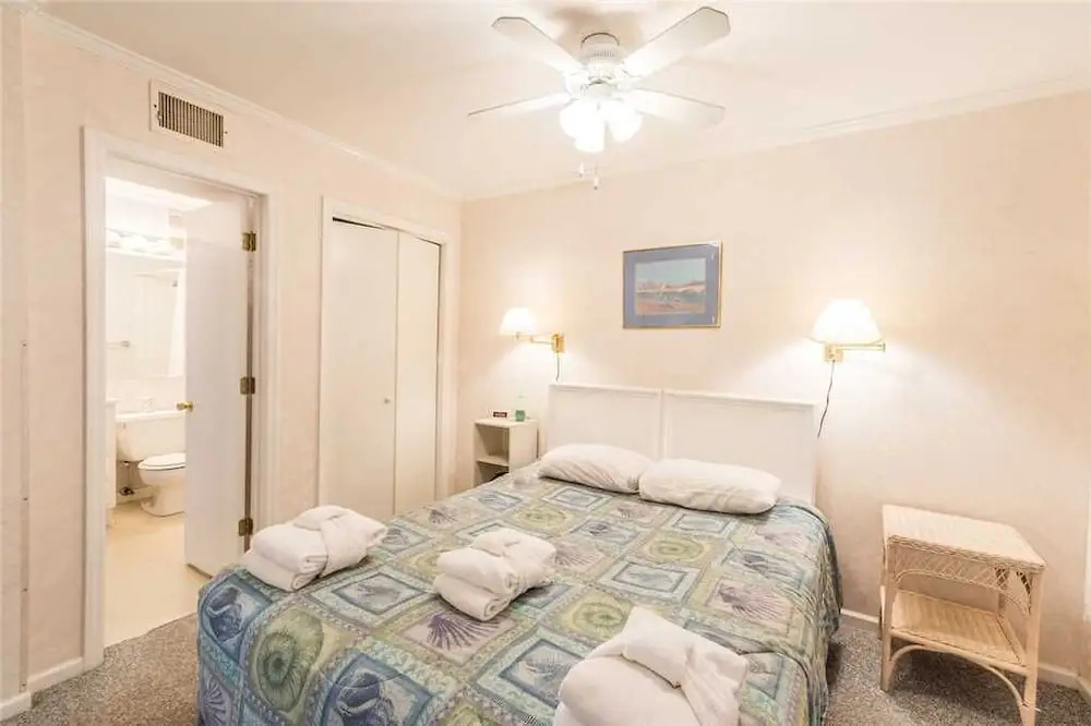 Beach & Tennis Admirals Row 107, 1 Bedroom, Ocean View, 2 Pools, Sleeps 4