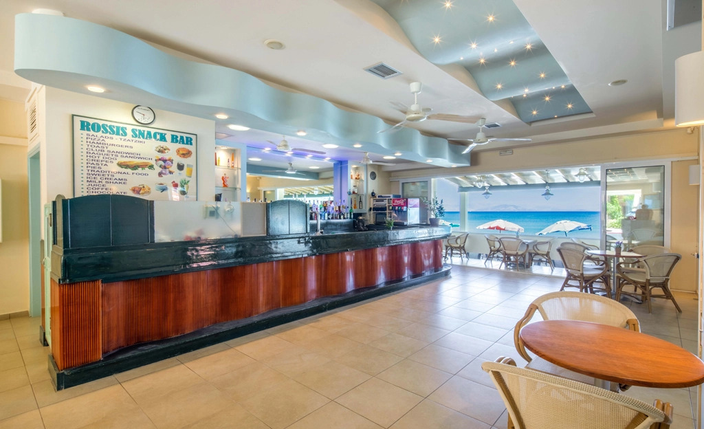 Rossis Beach Hotel