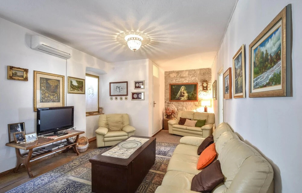Awesome Home in Kucice with Hot Tub, WiFi & 5 Bedrooms