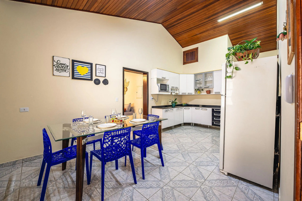 Refúgio e diversão para FAMÍLIAS a 60 min de SP - Piscina, Churrasqueira, wifi 300Mbps - PETFRIENDLY