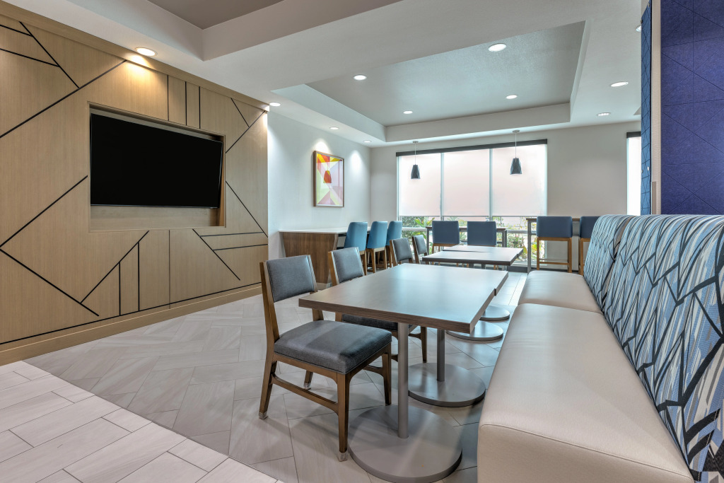 Holiday Inn Express Hotel and Suites Athens by IHG