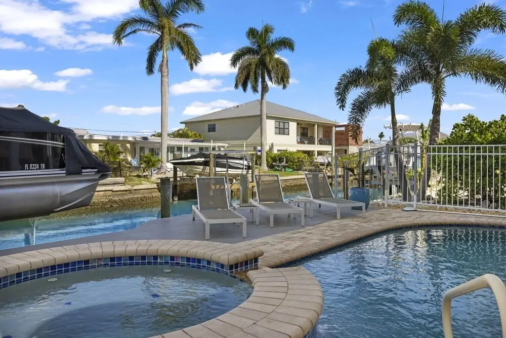 143 Catch And Relax: 5br Home W/ Pool & Spa! 5 Bedroom Home