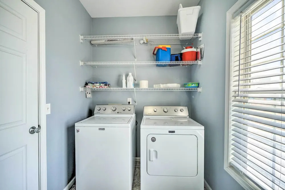 Spacious North Topsail Family Home With 2 Decks
