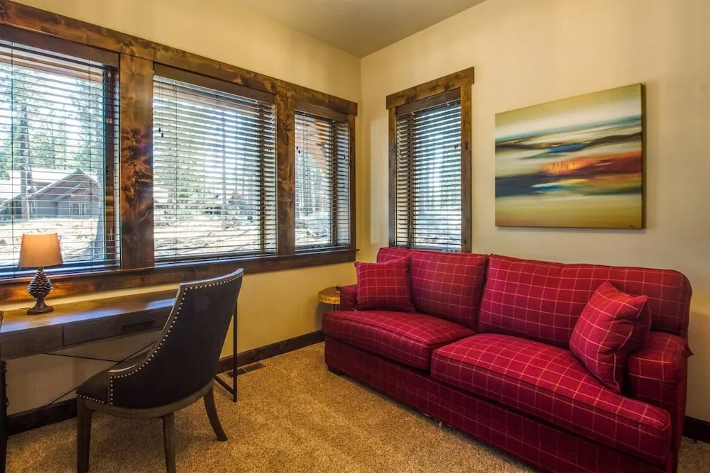 Trailmere Circle 56294