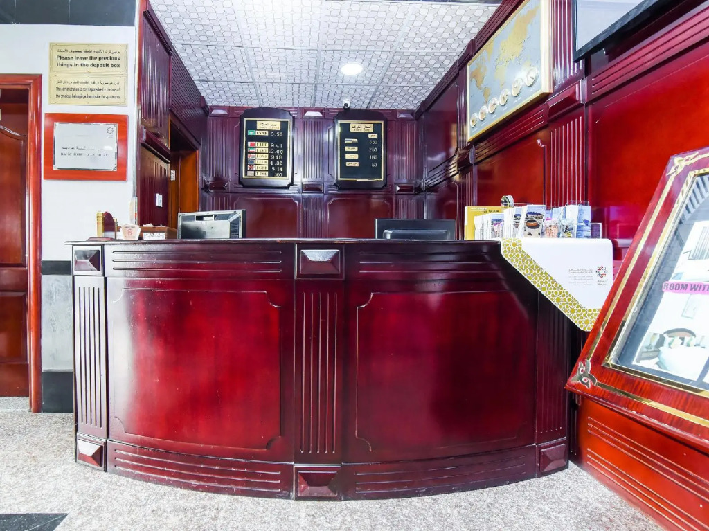 OYO 247 Host Palace hotel apartment