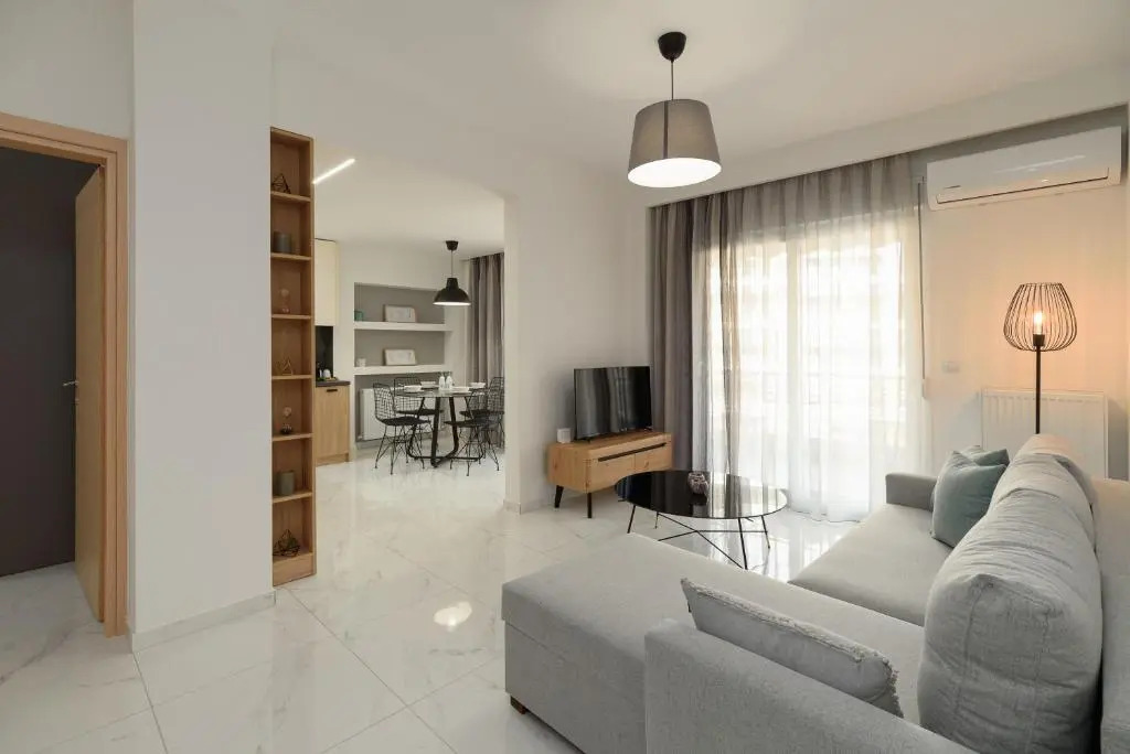 Twin Superior Suites-2nd floor-balcony-250m metro station
