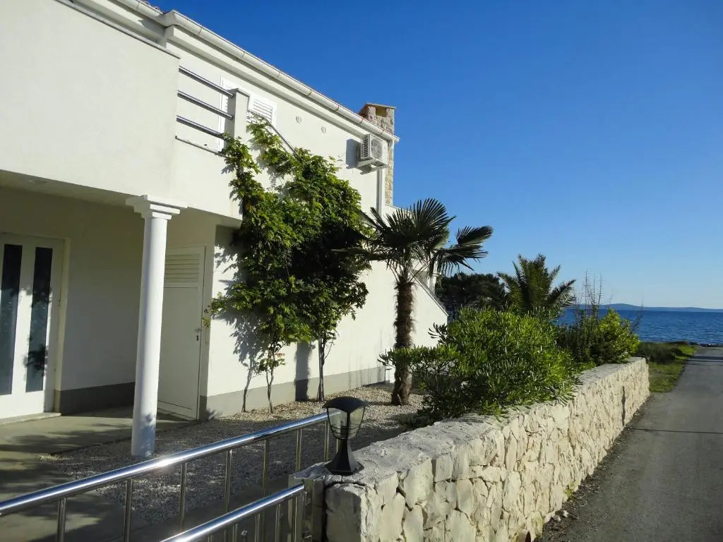 Mirakul Apartments