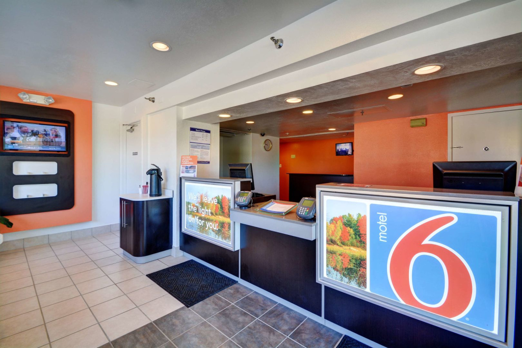 Motel 6-Windsor Locks, CT - Hartford
