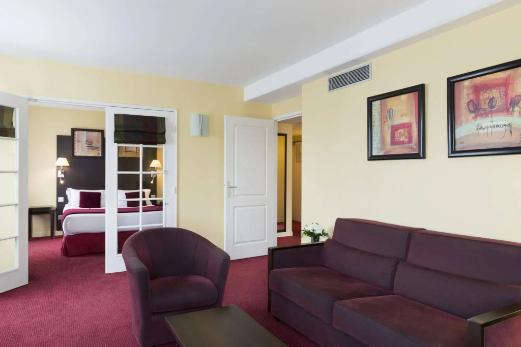 Le Plessis Grand Hotel