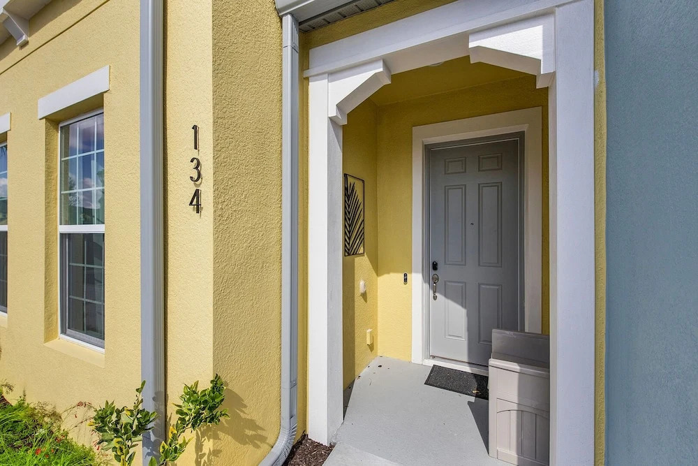 Amazing New 5 Bedroom 4.5 Bathroom Townhome with Private Pool
