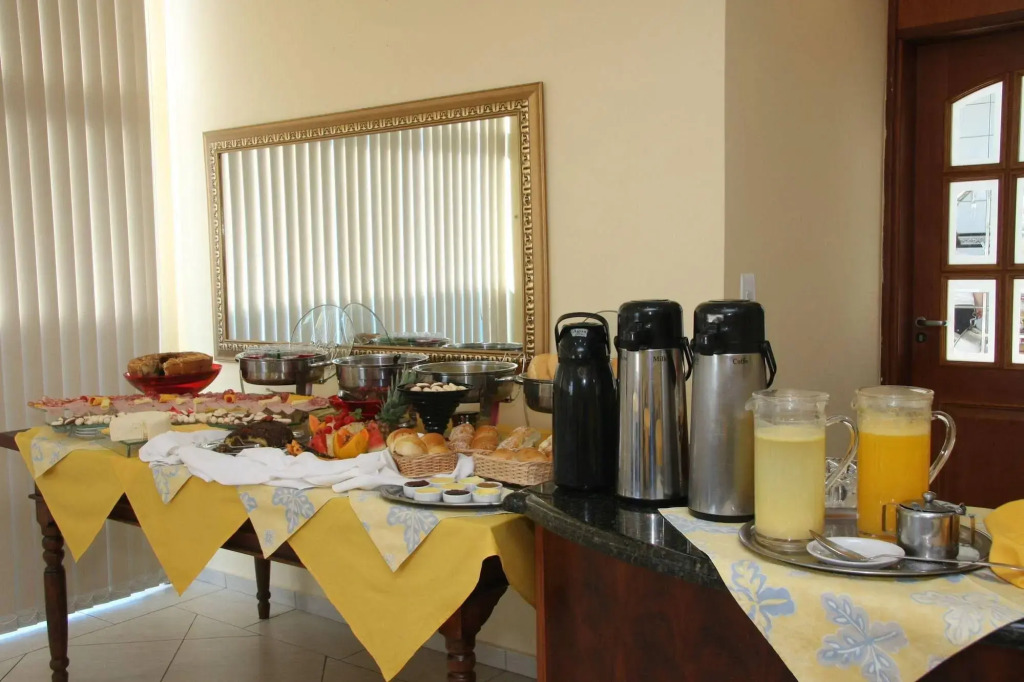 Santa Felicidade Hotel